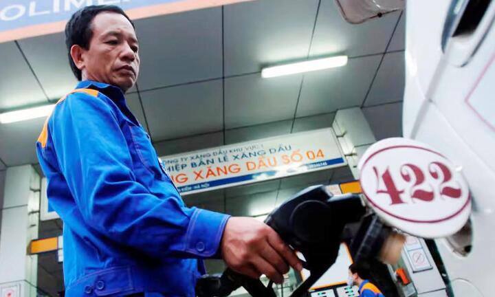 Giá xăng dự báo tăng 100 - 200 đồng/lít