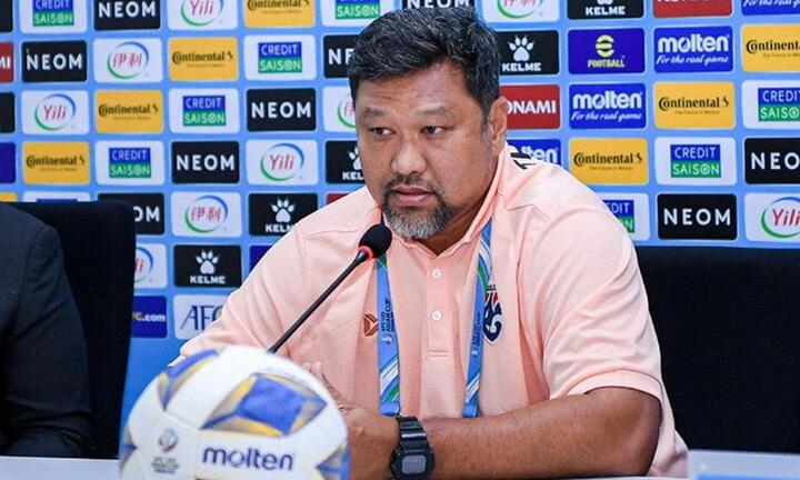 Worrawoot Srimaka từ chức HLV trưởng U23 Thái Lan