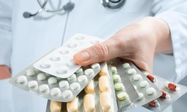 Thủ trưởng các đơn vị chịu trách nhiệm nếu để xảy ra thiếu thuốc, vật tư y tế