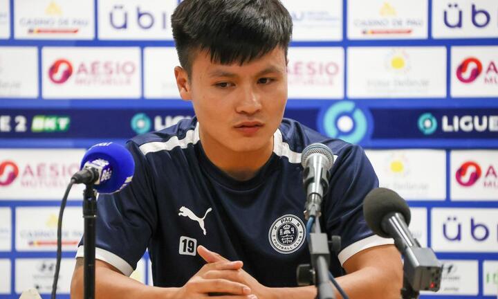 CĐV Pháp gọi tên Quang Hải trong buổi tập của Pau