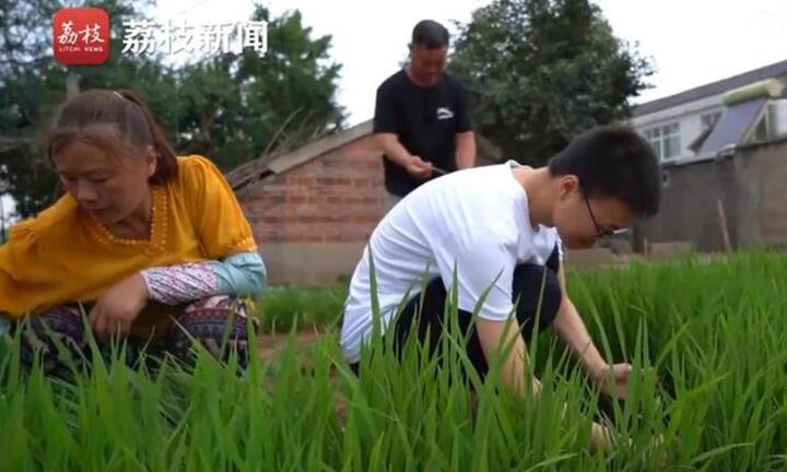 Bà mẹ nông thôn có 3 con đỗ đại học hàng đầu Trung Quốc