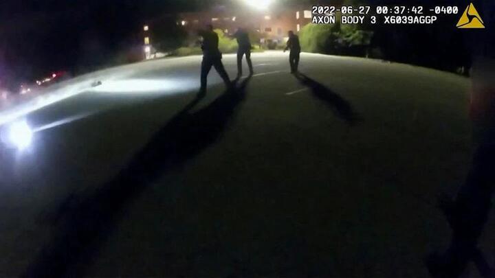 Video: Cảnh sát Mỹ bắn 60 phát đạn vào một người da màu