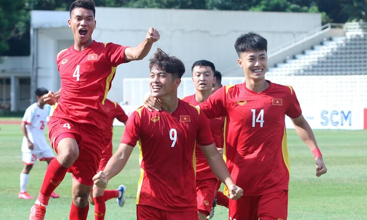Đè bẹp U19 Philippines, U19 Việt Nam chiếm ngôi đầu bảng