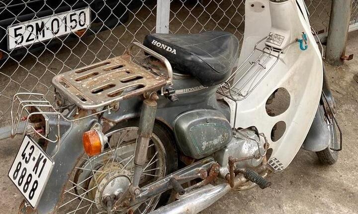 Đi hàng nghìn km bằng huyền thoại Honda Cub 81, ai gặp cũng phát mê