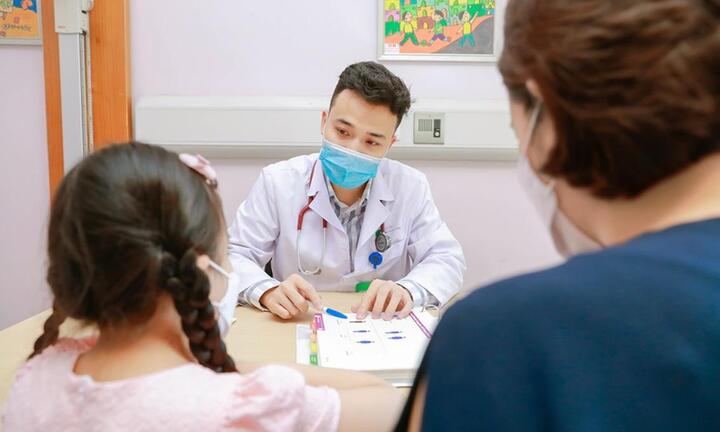 Con 5,6 tuổi đã dậy thì, cha mẹ không hề biết thủ phạm trong chính phòng bếp