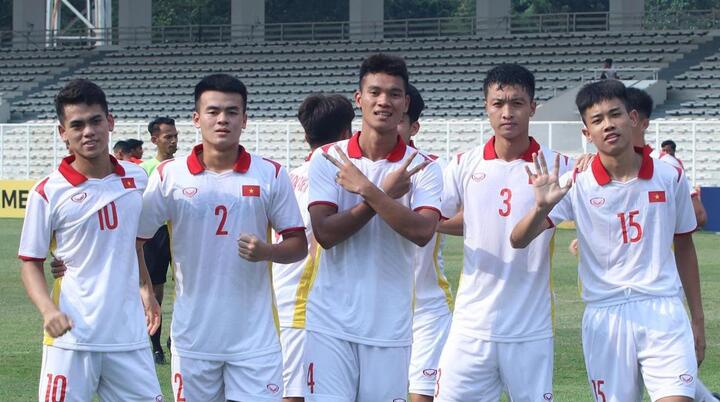 HLV Đinh Thế Nam: 'U19 Việt Nam thi đấu bị động và thiếu gắn kết'