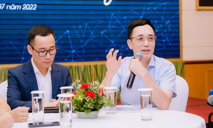 Sinh viên dược ra trường đều chưa thể làm nghề ngay vì chỉ học lý thuyết