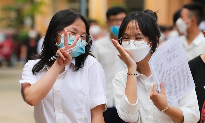 Các trường tư Hà Nội đồng loạt công bố điểm trúng tuyển vào lớp 10