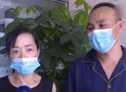 Cha mẹ cùng hiến thận để cứu con gái sinh đôi ở Trung Quốc