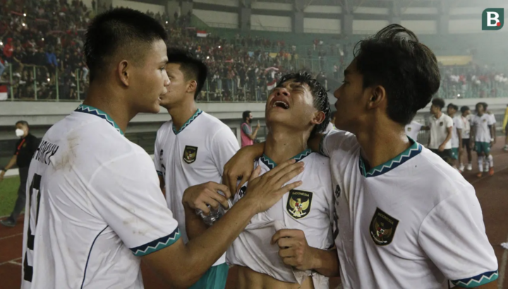 Bộ trưởng Bộ Thanh niên và Thể thao khuyên LĐBĐ Indonesia chấp nhận thất bại