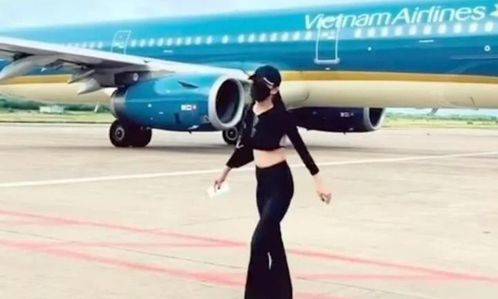 Khách nữ tiến sát máy bay quay video: Vì sao an ninh không xử phạt?