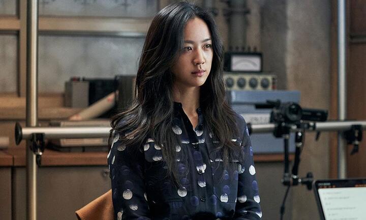 'Mỹ nhân cảnh nóng' Thang Duy trở lại ấn tượng với vai goá phụ bí ẩn