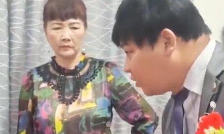 Nhà gái ép chú rể uống nước bẩn mới cho rước dâu và cái kết khiến dân mạng hả hê