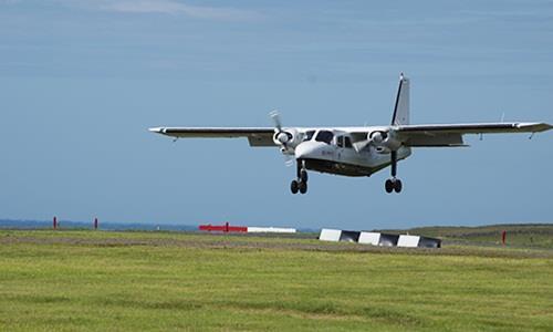 Video: Chuyến bay thương mại ngắn nhất thế giới ở Scotland