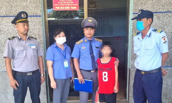 Đưa bé trai nghi bị bắt cóc từ Đà Nẵng về cho gia đình ở Nam Định 