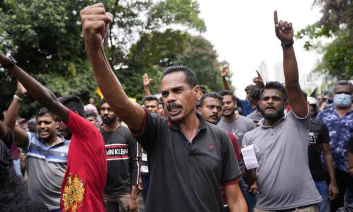 Tổng thống lâm thời Sri Lanka ban bố tình trạng khẩn cấp