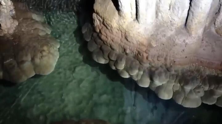 Video: Phát hiện 'hang động mây' cực hiếm gặp ở Trung Quốc