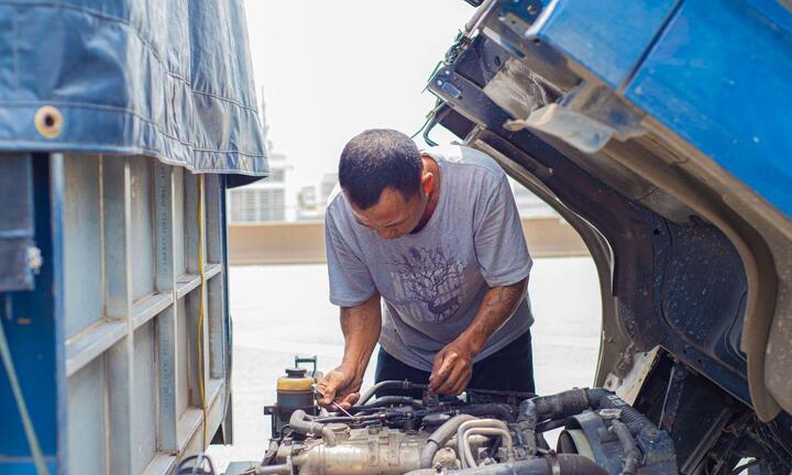 TP.HCM: Kẹt xe, hết xăng giữa cầu Phú Mỹ, tài xế than ‘mất cả chì lẫn chài’