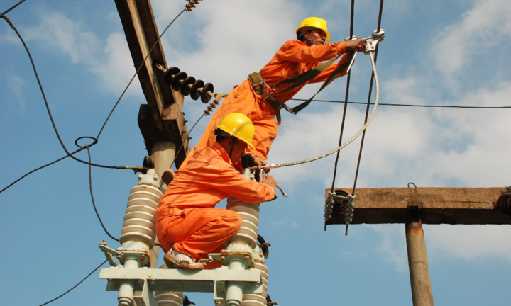 Chung tay tiết kiệm điện trong những đợt cao điểm nắng nóng
