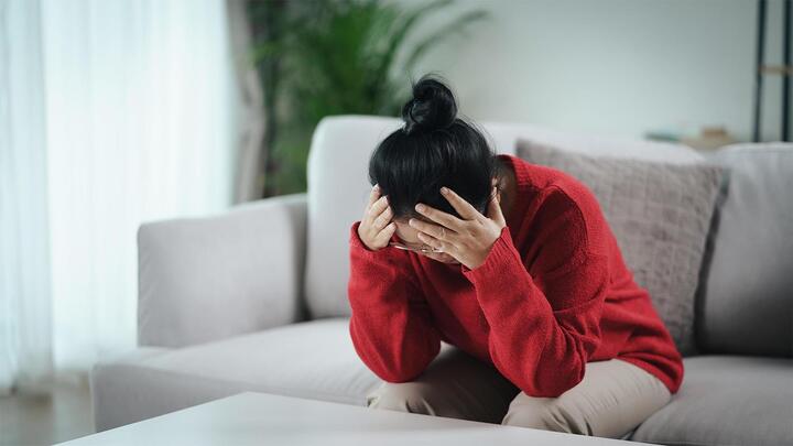 Choáng váng khi 'được' làm bà nội ở tuổi U40