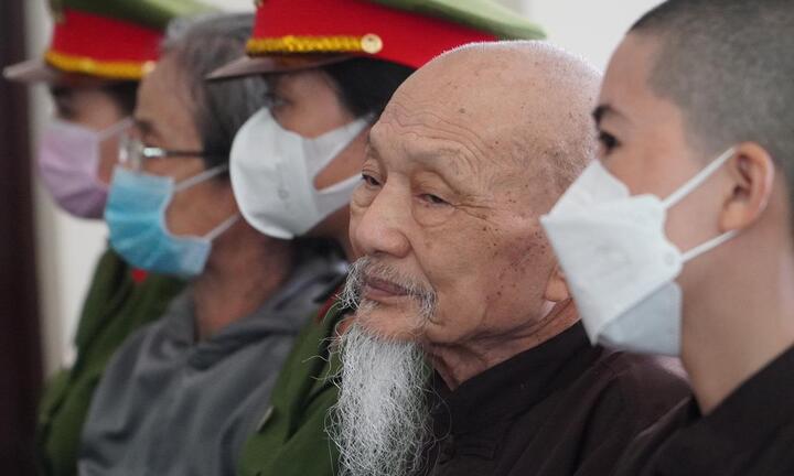 Thi hành án tù với 'thầy ông nội' Lê Tùng Vân 