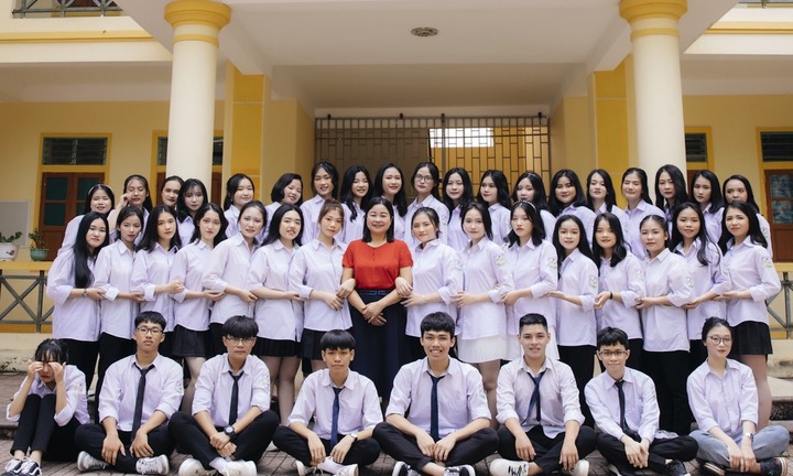 40 học sinh trong cùng một lớp đạt điểm 9 môn Văn trở lên