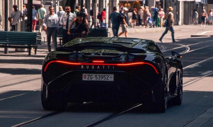 Siêu xe 19 triệu USD Bugatti La Voiture Noire đã có biển số