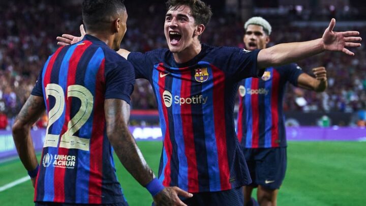 Raphinha ghi siêu phẩm, Barca đánh bại Real Madrid