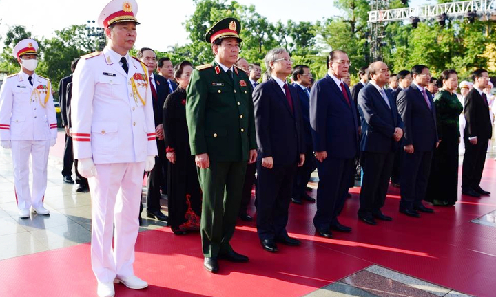 Lãnh đạo Đảng, Nhà nước tưởng niệm Anh hùng liệt sĩ, viếng Chủ tịch Hồ Chí Minh