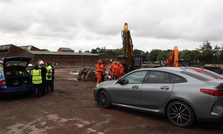 ĐSQ Việt Nam tại Anh làm việc với giới chức sở tại về vụ hỏa hoạn ở Manchester