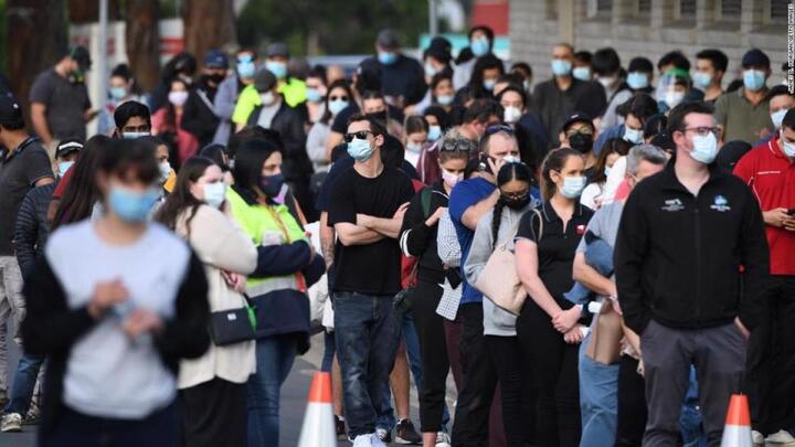 Gần một nửa người trưởng thành Australia đã nhiễm COVID-19