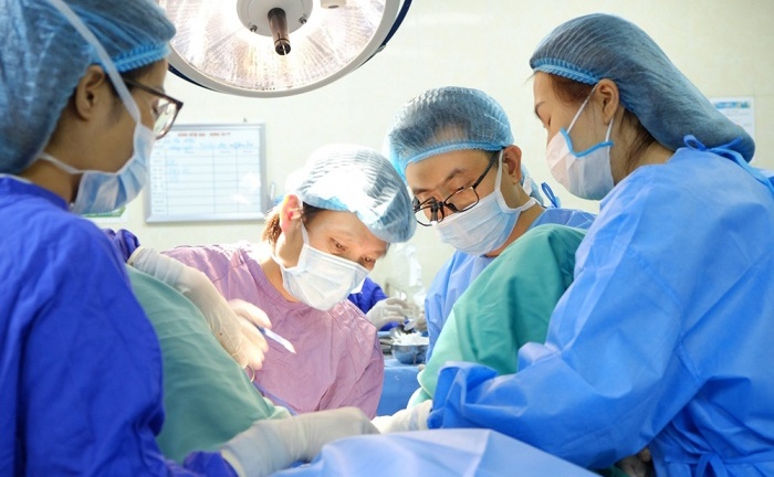 Những cuộc phẫu thuật 'làm lại cuộc đời'