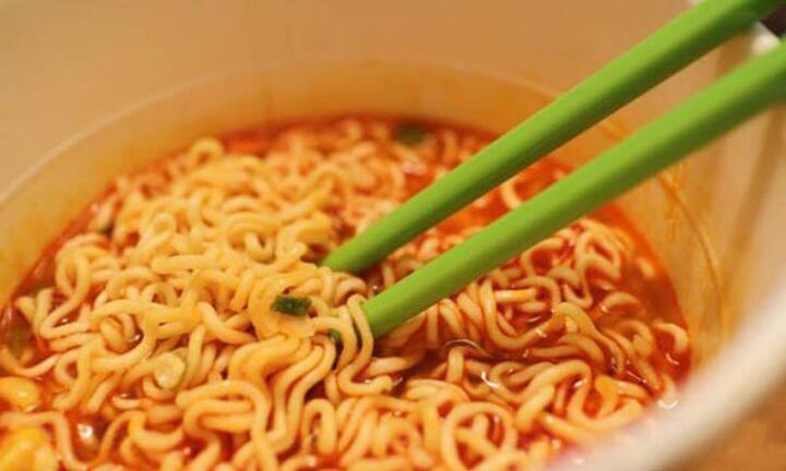 Một bát mỳ tôm có bao nhiêu calo?