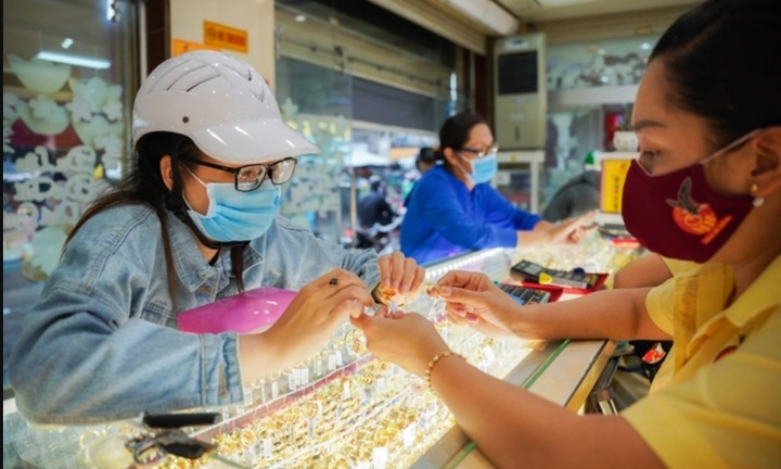 Người Việt mua 14 tấn vàng để tránh lạm phát