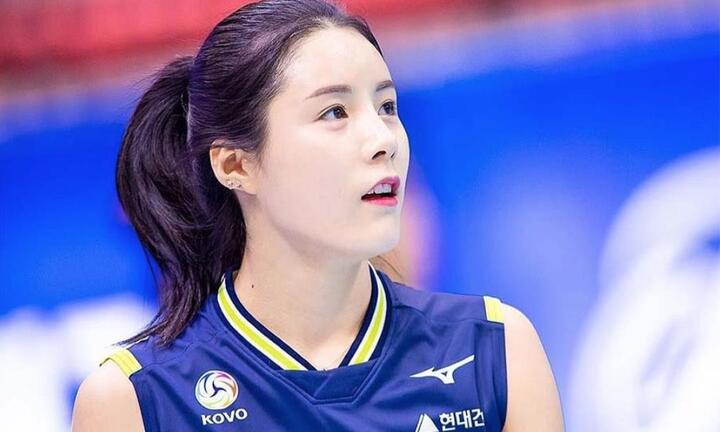 Ngắm nhan sắc không thua sao KPop của 'mỹ nhân nổi loạn' bóng chuyền Hàn Quốc