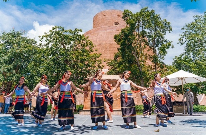 Lễ hội cồng chiêng nức lòng du khách tại VinWonders Nam Hội An