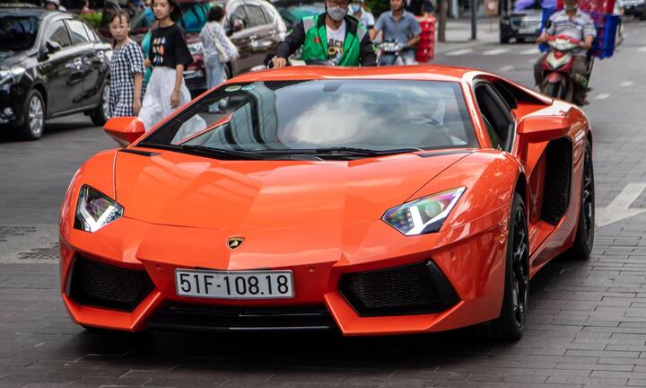 Lamborghini Aventador LP 700-4 màu độc tái xuất tại TP.HCM