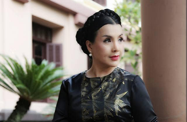 NSND Lan Hương 'Em bé Hà Nội': Từng bị chồng khoá trái cửa không cho đi diễn