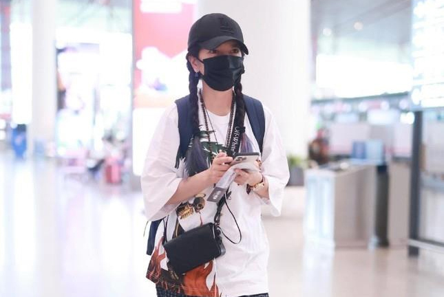 Triệu Vy lần đầu xuất hiện sau một năm bị 'phong sát'