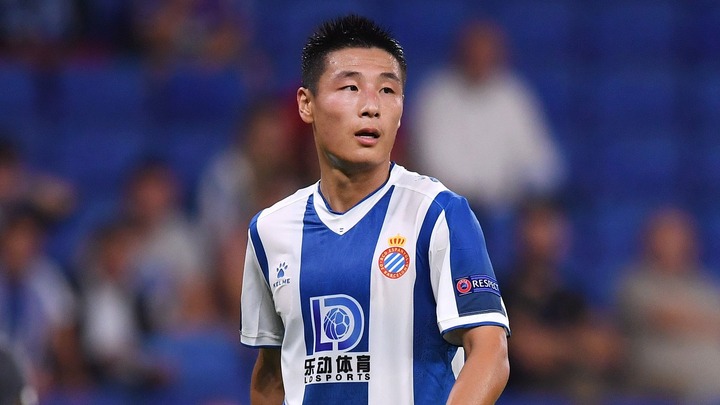 Mất chỗ ở Espanyol, cầu thủ hay nhất Trung Quốc lặng lẽ hồi hương
