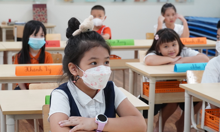 Học sinh tiểu học rộn ràng ngày tựu trường