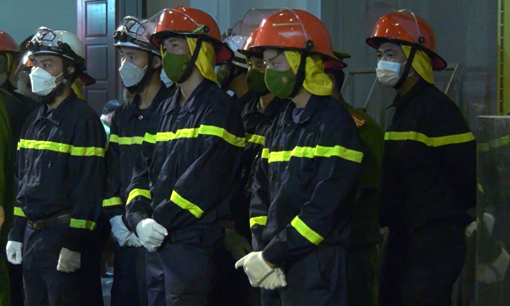 Video: Người thân, đồng đội chuẩn bị tiễn đưa 3 cảnh sát PCCC hy sinh