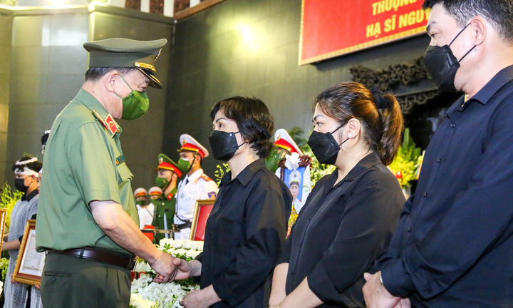 Xúc động lễ tang 3 liệt sĩ cảnh sát Phòng cháy chữa cháy