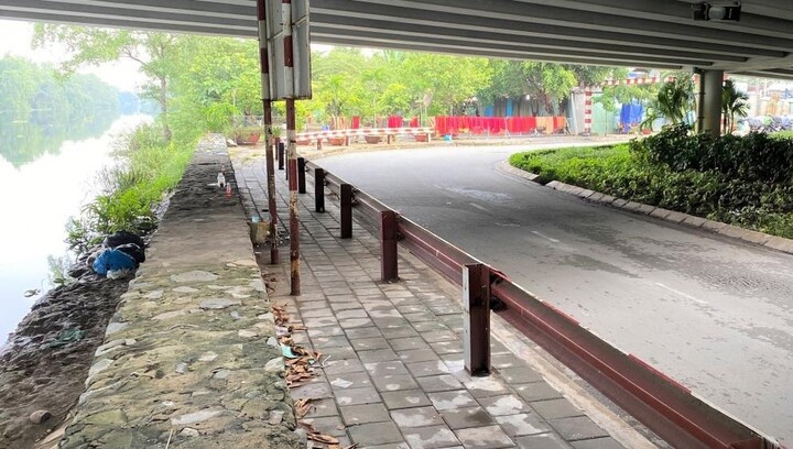 Thanh niên nghi cướp nhảy xuống kênh ở TP.HCM mất tích