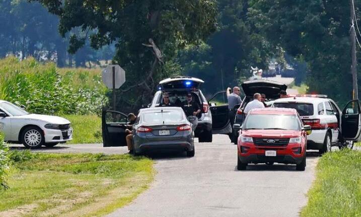 Xông vào văn phòng FBI, tay súng bị bắn hạ