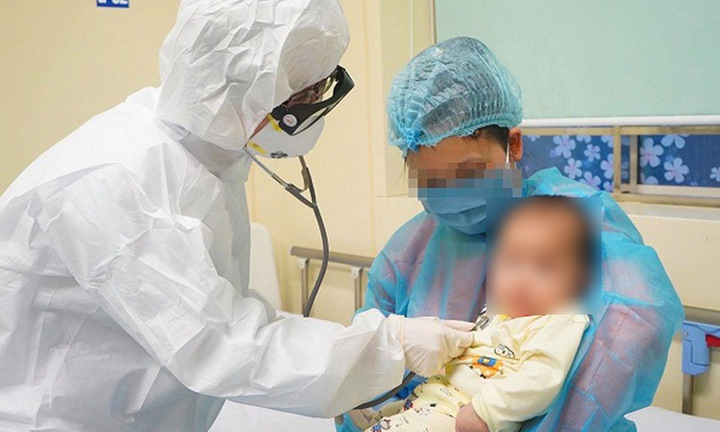 Trẻ em ở TP.HCM nhập viện do mắc COVID-19 có dấu hiệu tăng trở lại