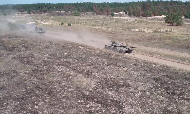 Nga sử dụng tên lửa và đạn pháo nã vào cứ điểm của Ukraine tại Donetsk