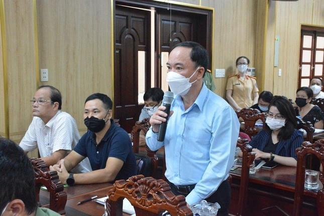 Người dân TP.HCM băn khoăn về việc thu hồi sổ hộ khẩu