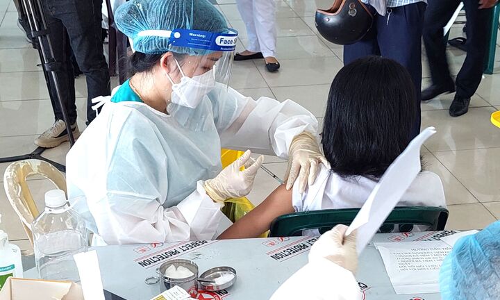 ‘Học sinh từ 5-12 tuổi không tiêm vaccine không được bán trú’: Đà Nẵng nói gì?
