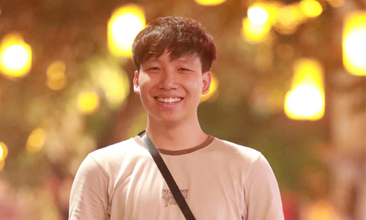 Từ chàng trai mất gốc tiếng Anh đến thầy giáo triệu view trên Tiktok